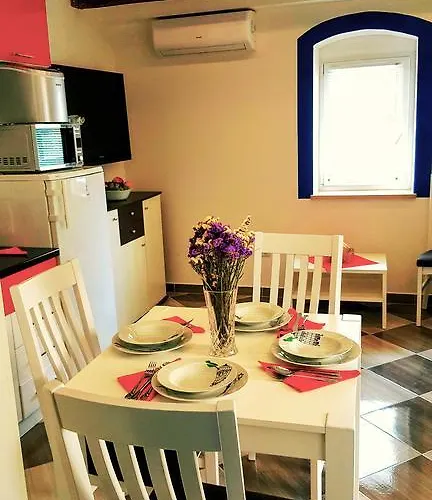 Karmen's One 아파트 *