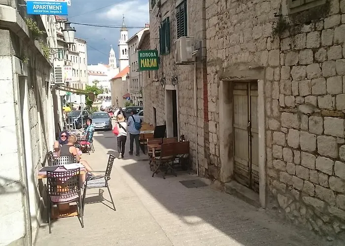 Karmen's One 아파트