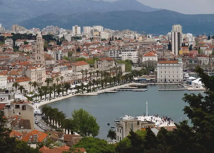 Karmen's One 아파트 *