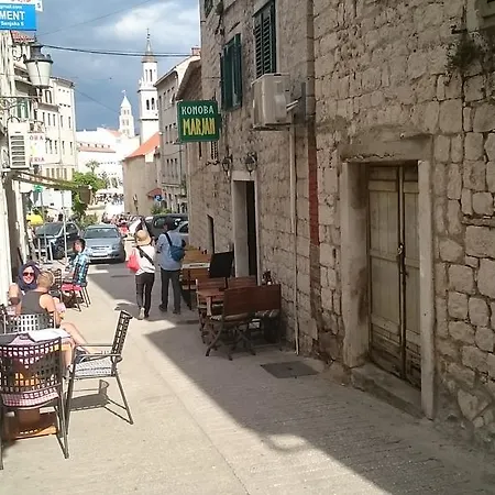 Karmen's One Apartman