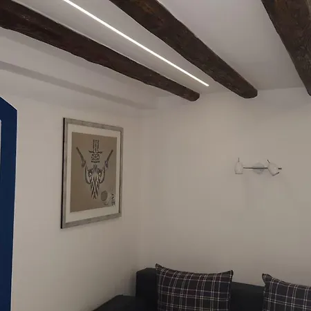 Karmen's One Appartement *